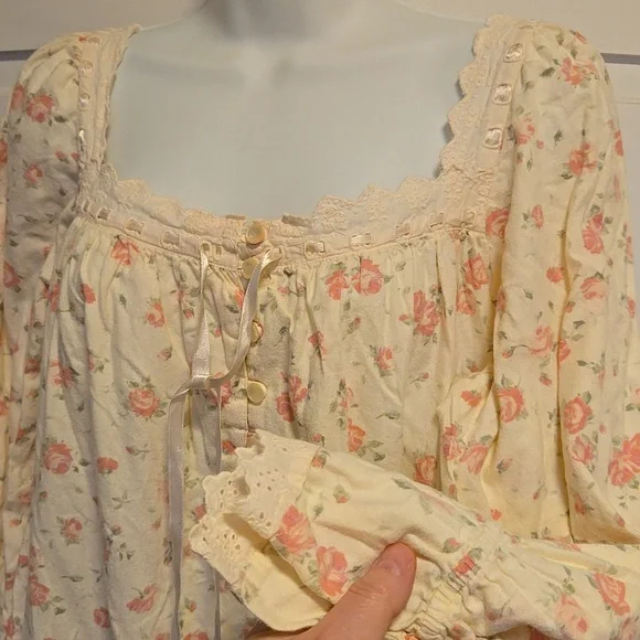 Victorias Secret Flannel Cotton Floral Nightgown L - Picture 3 of 4